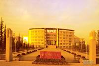 曲靖师范学院&mdash;&mdash;学校大门晚景