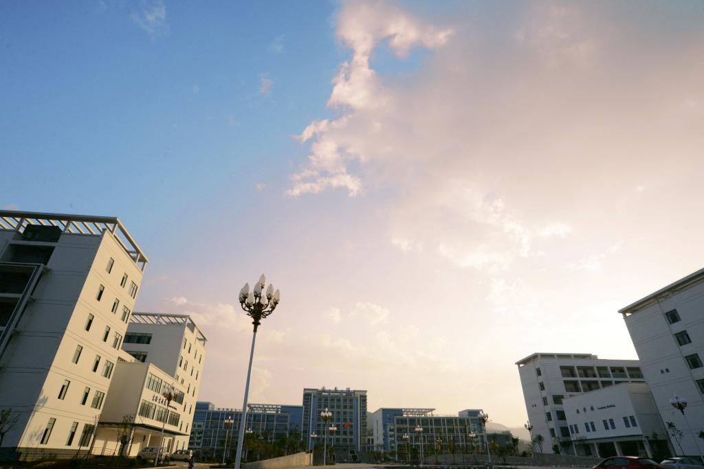 红河卫生职业学院&mdash;&mdash;校园傍晚风光