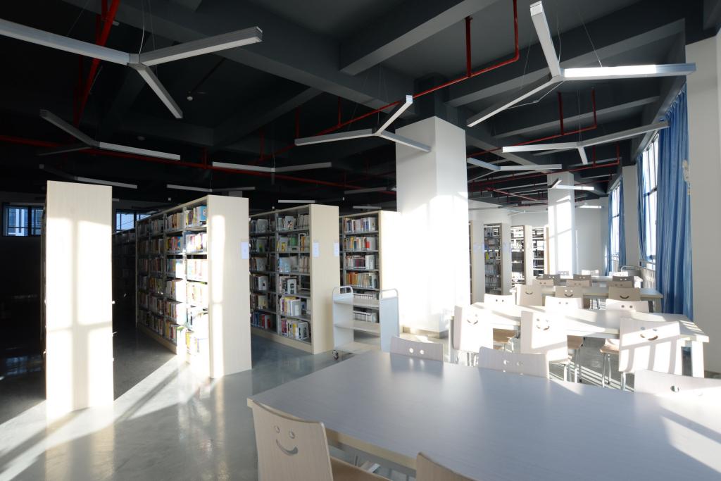 红河卫生职业学院&mdash;&mdash;图书馆一角